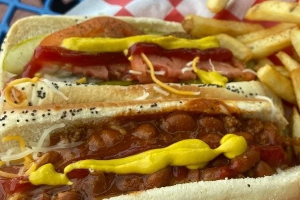 Skip's Chicago Dogs- Hot dog | Photo: Yelp.com | 48 N Avondale Rd, Avondale Estates, GA 30002