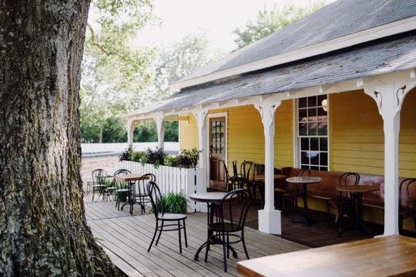 Fellow Cafe Exterior | Photo: Facebook/fellowscafe | 1088 Green St, Roswell, GA 30075