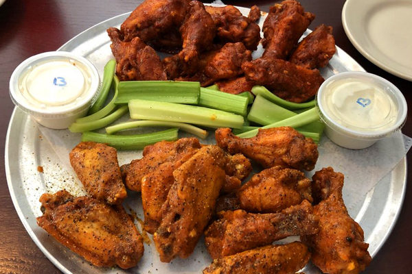 Clay's Sports Cafe - Wings | Photo: Yelp | 5975 Roswell Rd Ste D 245 Sandy Springs, GA 30328
