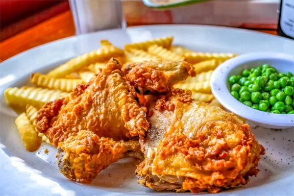 Duluth Diner - Fried Chicken | Photo: duluthdiner.com | 3620 Peachtree Industrial Blvd, Duluth, GA 30096