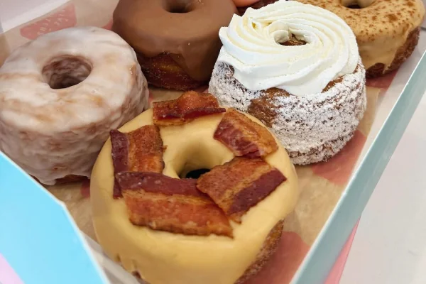 Five Daughters Bakery - Featuring Pursuit and King Kong Donut | Photo: Instagram/five_daughters_bakery