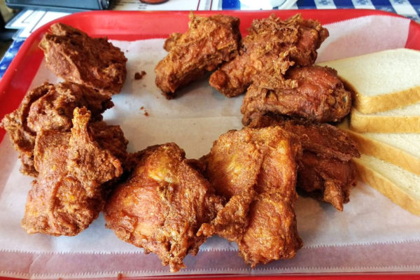 Gus' World Famous Fried Chicken | Photo: Yelp | 231 Peachtree Street NE, Suite A-05 Atlanta GA 30303