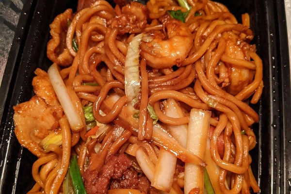 Hsu's Atlanta - Lo Mein | Photo: Yelp | 192 Peachtree Center Ave NE, Atlanta, GA 30303