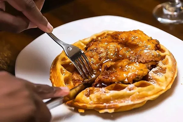 Photo: mccraystavern.com