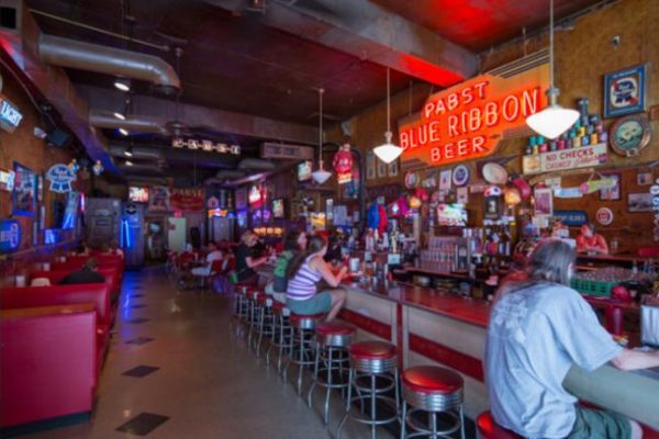 interior of moe's and joe's | 1033 North Highland Avenue Northeast, Atlanta, GA 30306