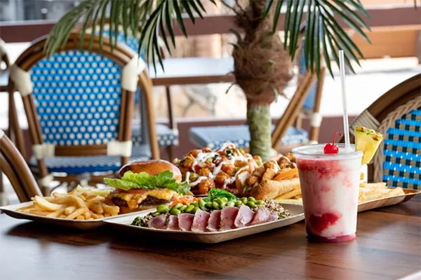 food and drinks from pelican Petes at lake Lanier