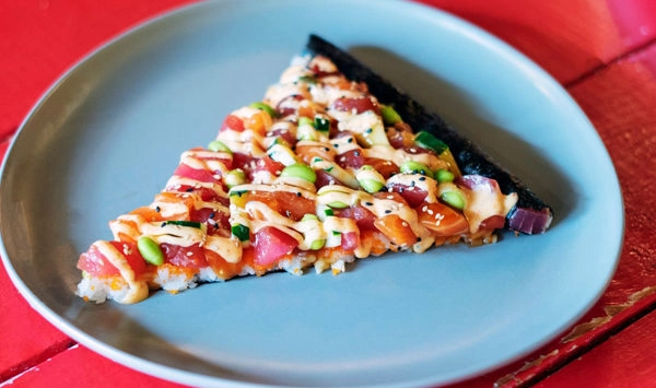 Poke Burri - Sushi Pizza | Photo: pokeburri.com